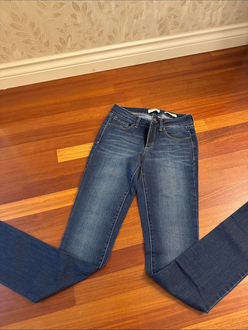 Jessica Simpson Skinny Jeans in Dark Blue Wash